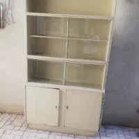 کمد چوبی بزرگ و ویترین دار