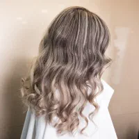 استخدام نیروخدماتی ناخن کار  و اصلاح کار