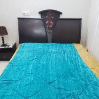 تخت خواب ۲نفره و پاتختی