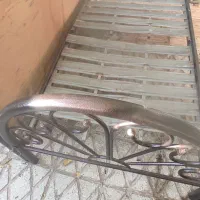 تخت فرفوژه فلزی