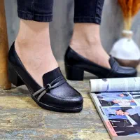 کفش|کیف، کفش، کمربند|سوری, |دیوار