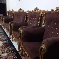 مبل راحتی با دوتا عسلی تمیز