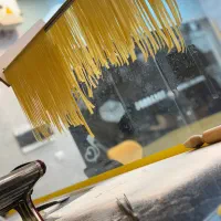 استخدام پرسنل در کافه و فست فود