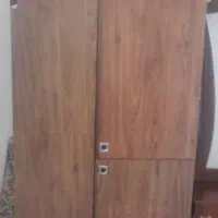 یک عددکمد جاکتابی ویک قسمت جالباسی