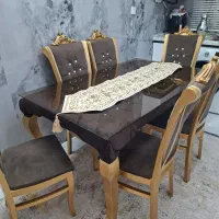 یک عدد میز غذاخوری ۶نفره