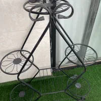 پایه فلزی گلدان