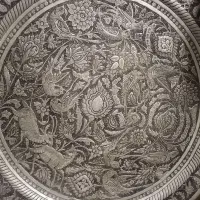 سینی قلم زنی مسی|صنایع دستی و سایر لوازم تزئینی|اصفهان, سپاهان‌شهر|دیوار