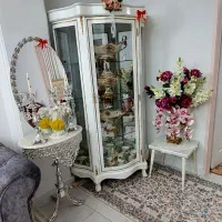 ویترین پذیرایی سفید طلایی