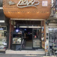 ظرفشور و کارگر ساده