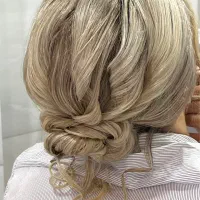 ارائه کلیه خدمات زیبایی