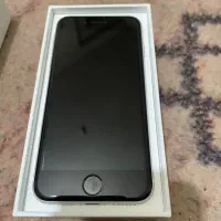 آیفون se2020 بسیار تمیز