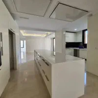 پاسداران ۲۰۴ متر /۳ خواب/ ۲ پارکینگ *غرق در نور