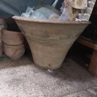 گلدان کوچک و بزرگ