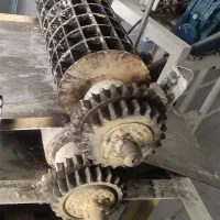 داغ زن، دیگ گز ،چرخ سوهان|ظروف پختوپز|اصفهان, حصه شمالی|دیوار