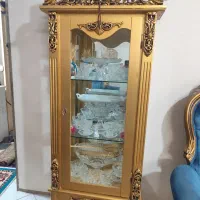 ساعت و گنجه و آینه کنسول