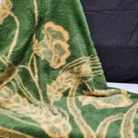 پتو درخشان|رختخواب، بالش، پتو|قم, تکیه آقا سید حسنی|دیوار