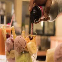 استخدام نیروی کار در کافه بستنی