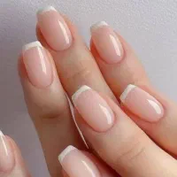 آموزش کاشت ناخن و تمامی خدمات ناخن