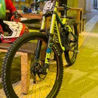 جاینت گلوری دانهیل