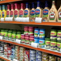 نیروی صندوقدار خانم فروشگاه مواد غذایی