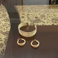 دستبند و گوشواره|بدلیجات|قدس, شهرقدس|دیوار