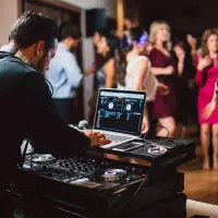 دیجی و موسیقی زنده برای مراسم