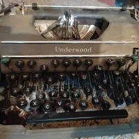 ماشین تحریر