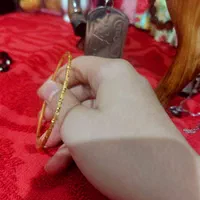 دست بند و انگشتر