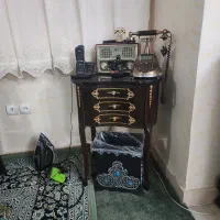 میز تلفن ساعت کنسول