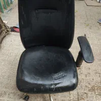 صندلی وگلدان