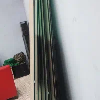 درب شیشیه ای چند میل|دفتر کار|قدس, شهر‌قدس|دیوار