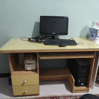 میز کامپیوتر