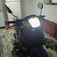 ویو ۱۲۵|موتورسیکلت|پره‌سر, |دیوار