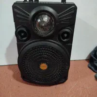 یک عدد اسپیکر