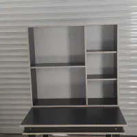 میز تحریر همراه با کتابخونه