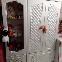 کمد ویترین و چوب لباسی تخت کودک ب همراه تشک|تخت و سرویس خواب|خمینیشهر, |دیوار