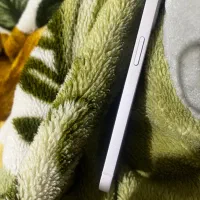 ایفون ۱۳نرمال 2عدد رنگ سفید و مشکی تیره|موبایل|کازرون, |دیوار