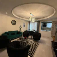 ۹۵م_سالن پرده خور_غرق نور_فول امکانات