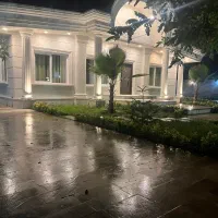 عمارت استخر دار لوکس ۳خوابه ۱۰۰۰متر باغ ویلا