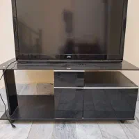 تلوزیون jvc 42 اینچ همراه میز