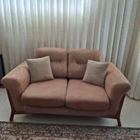 فروش مبل دست دوم همراه با میز جلو مبلی و گل میز