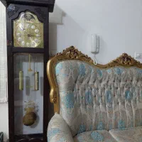 تعدادی وسایل خانه یا بهترین چوب به فروش میرسد