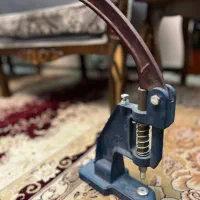 دستگاه پرس دکمه