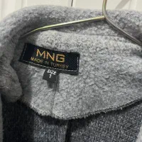 لباس ها همه زمستونی ومفت گفتم چون میخوام رد بشه|لباس|کاشمر, |دیوار