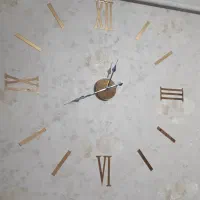 ساعت دیواری طلایی (رومی خطی)