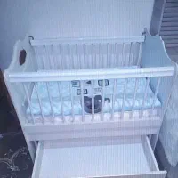 تخت نوزاد کنار مادر ننویی ویک طرف هم اسانسوری