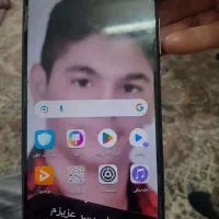 یک عدد گوشی سالم