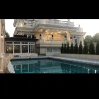 ۵۵۰ متر زمین ۱۴۰ متر بنا نیمه کاره سندتک برگ گویتر