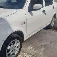 ساینا اس با مانیتور