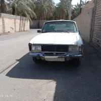 یک وانت مدل 84